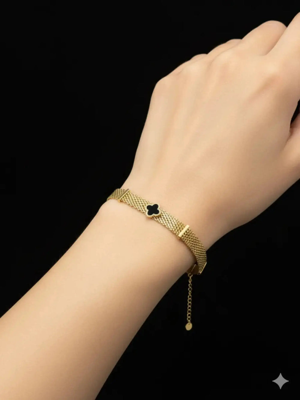 Midnight Clover Mesh Gold Bracelet | ZAROSH JEWEL
